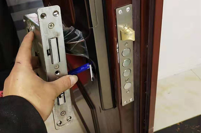 換一個(gè)普通的門鎖要多少錢